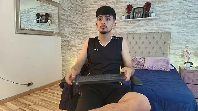 Snapshot of Axel_Draven chatting on March 16, 12:20 pm Axel Draven online show from March 16, 12:20 pm