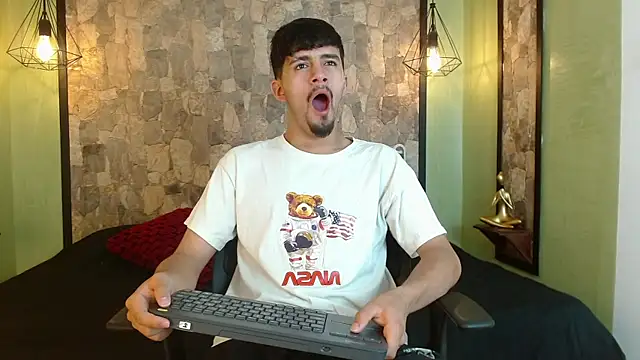 Snapshot of Axel_Draven chatting on March 26, 12:11 pm Axel Draven online show from March 26, 12:11 pm