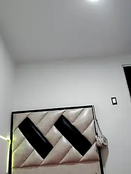 Snapshot of NileveSantanna chatting on October 26, 9:10 pm NileveSantanna online show from October 26, 9:10 pm