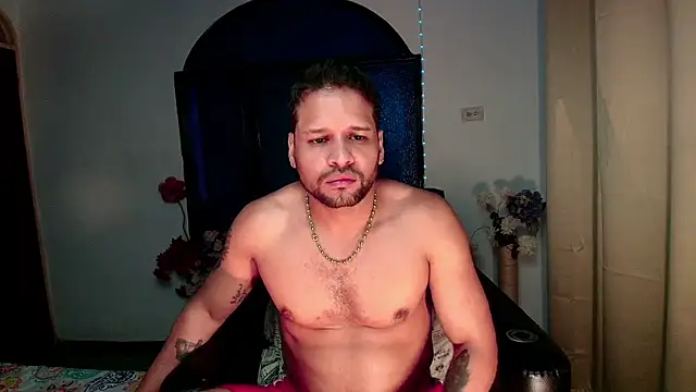 LucasGaeel online show from May 20, 10:54 am
