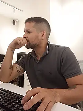 LucasGaeel online show from July 13, 6:27 am