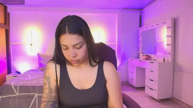 kloe28 online show from April 10, 3:45 am