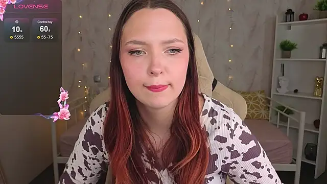 Monica  Queen online show from June 3, 5:32 am