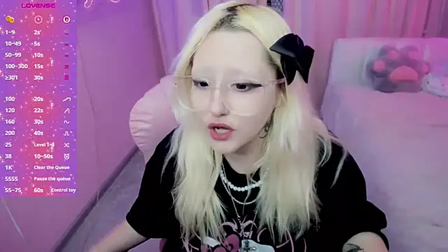 JuliaSharkk online show from November 20, 9:47 pm