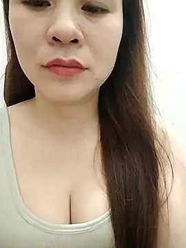 Snapshot of Girl_Shy2000 chatting on October 17, 5:04 pm Girl Shy2000 online show from October 17, 5:04 pm