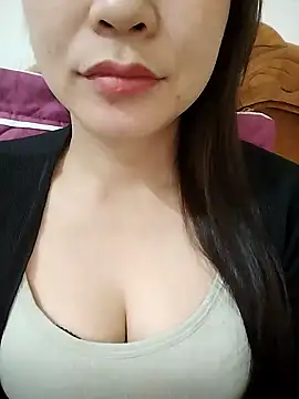 Snapshot of Girl_Shy2000 chatting on November 11, 5:07 am Girl Shy2000 online show from November 11, 5:07 am