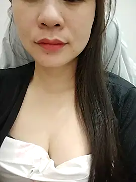 Snapshot of Girl_Shy2000 chatting on November 11, 10:21 pm Girl Shy2000 online show from November 11, 10:21 pm