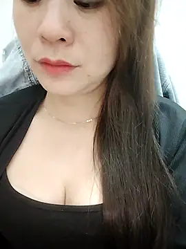 Snapshot of Girl_Shy2000 chatting on November 14, 10:58 am Girl Shy2000 online show from November 14, 10:58 am