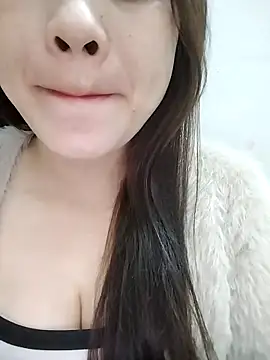 Snapshot of Girl_Shy2000 chatting on November 26, 11:44 am Girl Shy2000 online show from November 26, 11:44 am