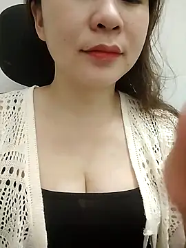 Snapshot of Girl_Shy2000 chatting on March 31, 11:43 am Girl Shy2000 online show from March 31, 11:43 am