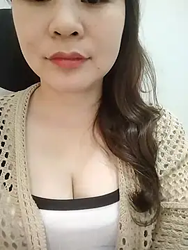 Snapshot of Girl_Shy2000 chatting on April 3, 2:31 am Girl Shy2000 online show from April 3, 2:31 am