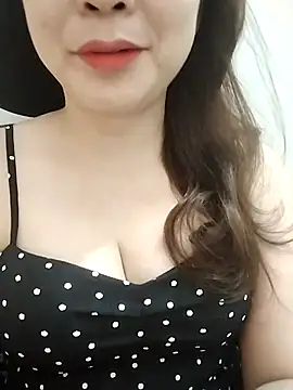 Snapshot of Girl_Shy2000 chatting on April 4, 9:18 am Girl Shy2000 online show from April 4, 9:18 am