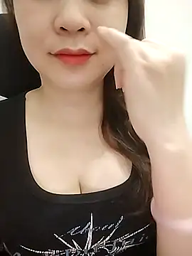 Snapshot of Girl_Shy2000 chatting on April 9, 10:04 pm Girl Shy2000 online show from April 9, 10:04 pm
