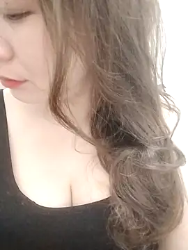 Snapshot of Girl_Shy2000 chatting on April 19, 10:58 am Girl Shy2000 online show from April 19, 10:58 am