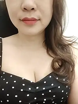Snapshot of Girl_Shy2000 chatting on April 19, 9:39 pm Girl Shy2000 online show from April 19, 9:39 pm