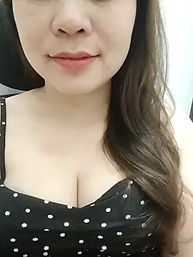 Snapshot of Girl_Shy2000 chatting on May 5, 4:04 pm Girl Shy2000 online show from May 5, 4:04 pm