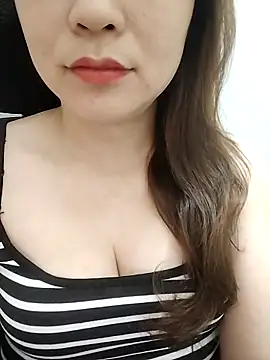 Snapshot of Girl_Shy2000 chatting on May 9, 1:11 am Girl Shy2000 online show from May 9, 1:11 am
