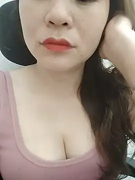 Snapshot of Girl_Shy2000 chatting on May 12, 11:18 am Girl Shy2000 online show from May 12, 11:18 am
