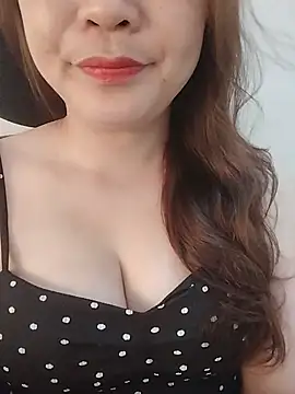 Snapshot of Girl_Shy2000 chatting on May 14, 12:06 am Girl Shy2000 online show from May 14, 12:06 am