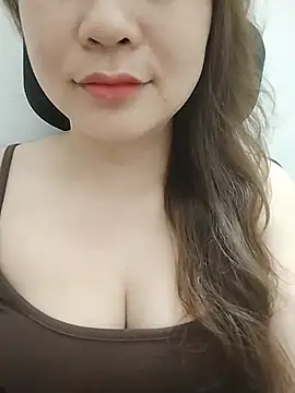 Snapshot of Girl_Shy2000 chatting on May 15, 10:17 pm Girl Shy2000 online show from May 15, 10:17 pm