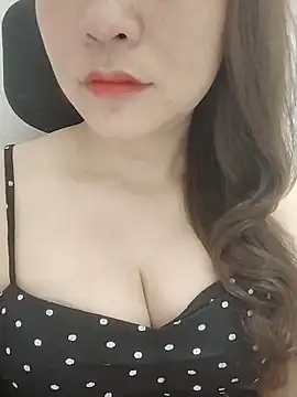 Snapshot of Girl_Shy2000 chatting on May 16, 12:37 pm Girl Shy2000 online show from May 16, 12:37 pm