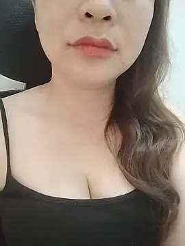 Snapshot of Girl_Shy2000 chatting on May 24, 4:17 am Girl Shy2000 online show from May 24, 4:17 am