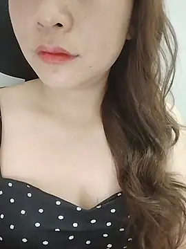 Snapshot of Girl_Shy2000 chatting on May 25, 8:53 am Girl Shy2000 online show from May 25, 8:53 am