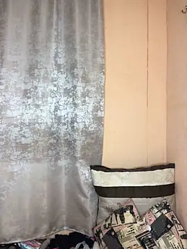 Caramel102004 online show from November 19, 10:21 pm