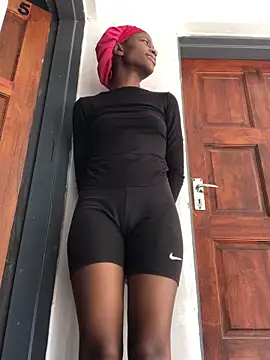 Caramel102004 online show from April 20, 11:46 am