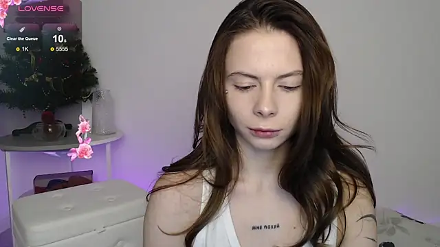 Snapshot of BellaAbey chatting on December 22, 7:22 pm BellaAbey online show from December 22, 7:22 pm