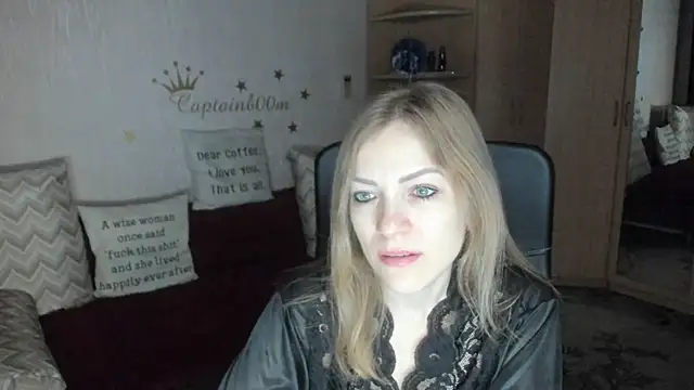 Tiffany Bates online show from October 15, 3:06 am