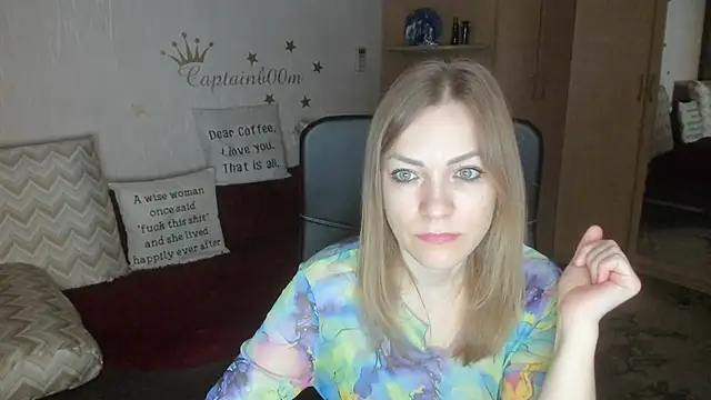 Tiffany Bates online show from November 22, 3:38 am