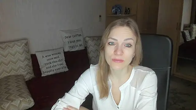 Tiffany Bates online show from January 19, 3:10 am