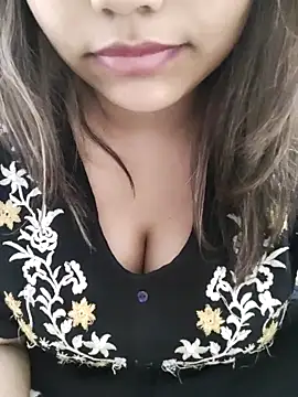 Snapshot of Miss_Rose__ chatting on November 25, 1:05 am Miss Rose online show from November 25, 1:05 am