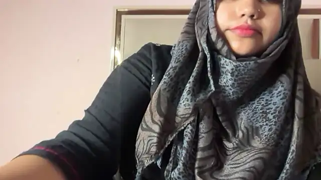 Snapshot of Miss_Rose__ chatting on June 18, 9:14 am Miss Rose online show from June 18, 9:14 am