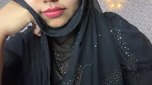 Snapshot of Miss_Rose__ chatting on June 22, 5:59 am Miss Rose online show from June 22, 5:59 am