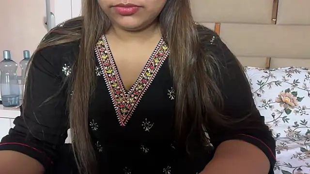 Snapshot of Miss_Rose__ chatting on June 22, 6:27 pm Miss Rose online show from June 22, 6:27 pm
