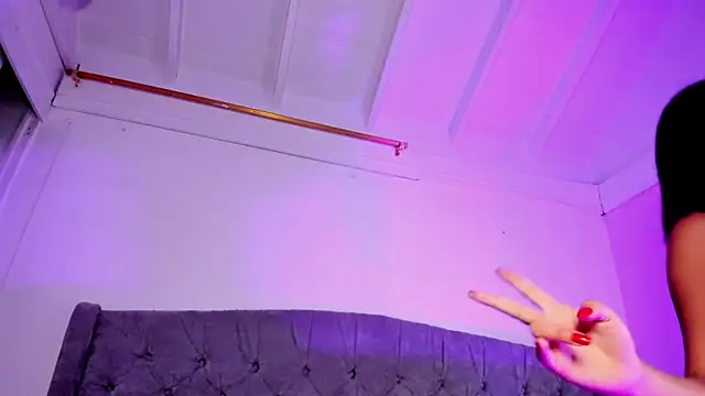 melevansxs online show from March 2, 7:26 am