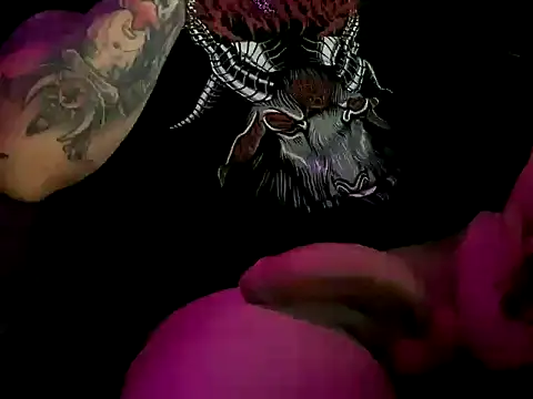 Snapshot of Sinner___ chatting on October 28, 11:18 pm Sinner online show from October 28, 11:18 pm