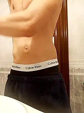 ruiiizz online show from March 18, 3:26 pm