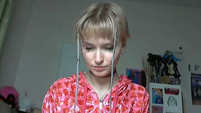 Paradoxy  online show from April 21, 7:50 pm