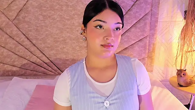 EmmaBlossom online show from December 1, 1:16 pm