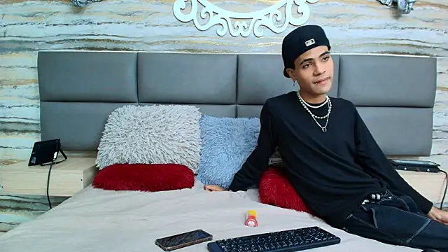 Lovers 21 online show from October 2, 7:54 pm