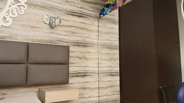 Lovers 21 online show from February 6, 3:44 am