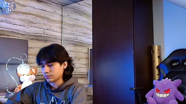 Snapshot of Lovers_21 chatting on March 18, 3:31 am Lovers 21 online show from March 18, 3:31 am