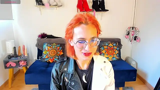 Snapshot of Moon_Fox chatting on November 2, 8:22 pm Moon Fox online show from November 2, 8:22 pm