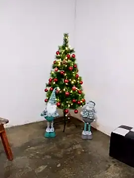 fabulousgirl online show from December 20, 4:41 am