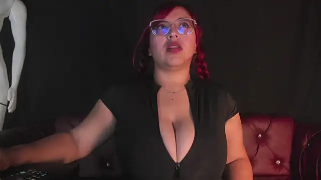 Snapshot of skarlet_miller_ chatting on June 12, 11:31 am skarlet miller online show from June 12, 11:31 am