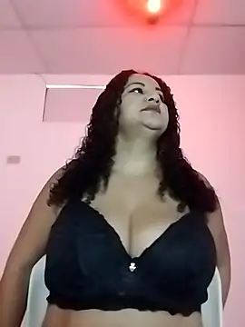 Snapshot of MEYBELLATINA chatting on October 4, 8:18 pm MEYBELLATINA online show from October 4, 8:18 pm