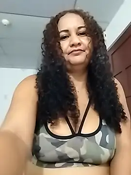 Snapshot of MEYBELLATINA chatting on November 14, 9:24 pm MEYBELLATINA online show from November 14, 9:24 pm